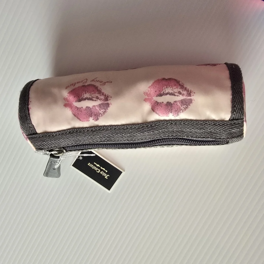 NWT Juicy Couture Pink Lips Women's Small Barrel Cosmetic Bag
